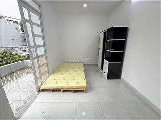 NHÀ MỚI ĐẸP, BAN CÔNG THÔNG THOÁNG, BẾP TÁCH RIÊNG BIỆT