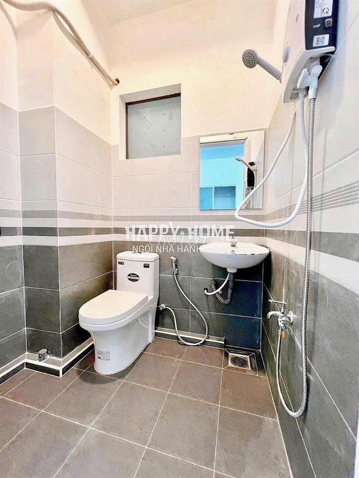 CHDV CHÍNH CHỦ MỚI ĐẸP CỬA SỔ GIẾNG TRỜI THOÁNG MÁT VỊ TRÍ SẦM UẤT 