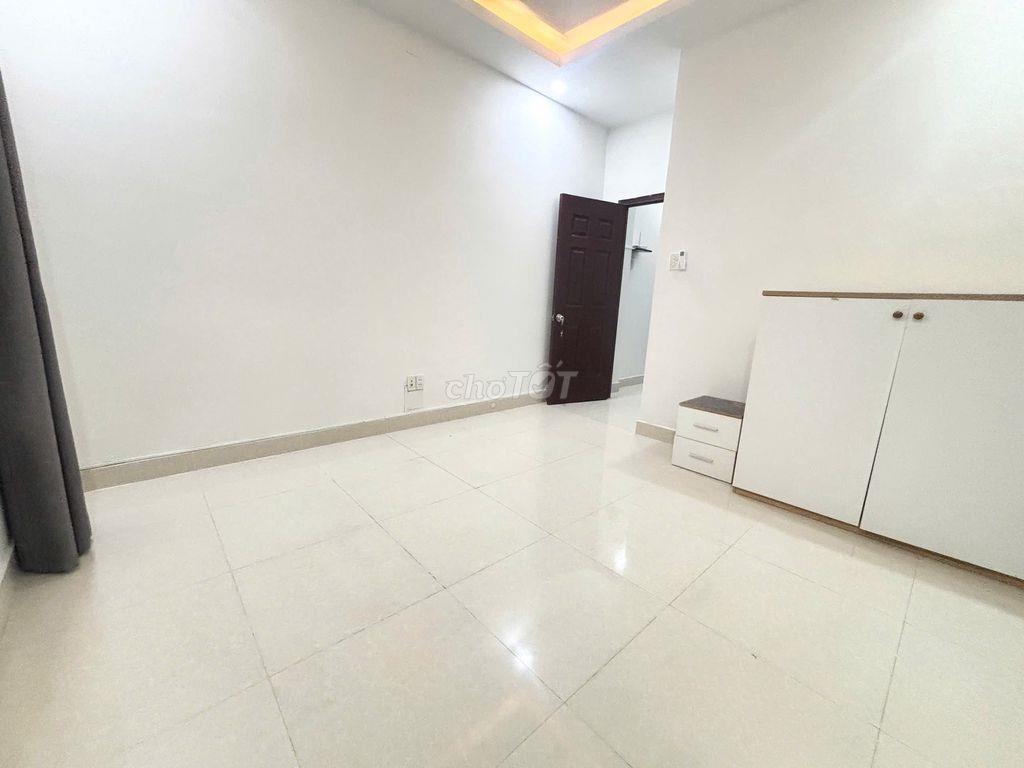 CHDV full nội thất 5tr5 ngay Hàng Xanh