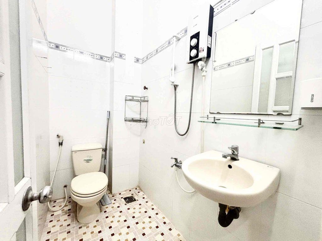 CHDV full nội thất 5tr ngay Hàng Xanh