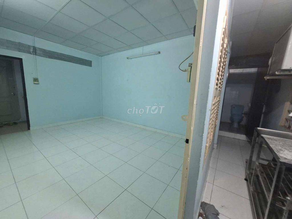 pass phòng tách bếp bình thạnh ạ