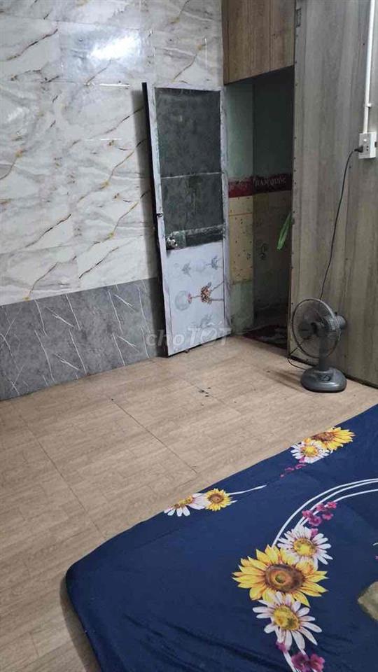 Cho thuê phòng trọ mặt tiền đường XVNT