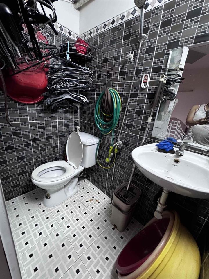 bánnhà 3.2mx10,2m ,Hẻmrộng 3.5mđến4.5m,NguyễnVănKhối, gần CV LàngHoa