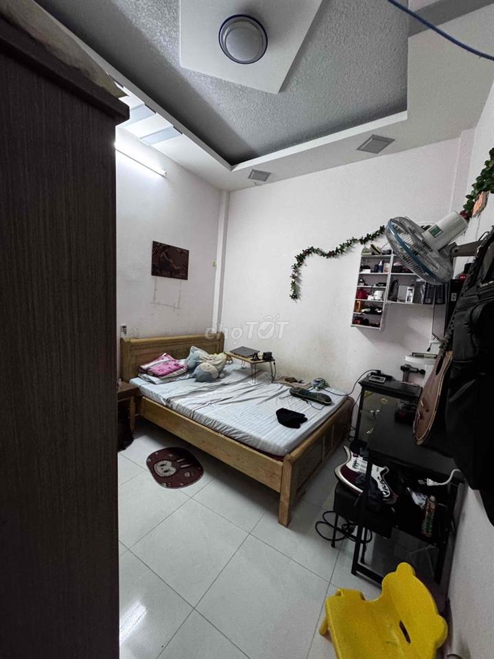 bánnhà 3.2mx10,2m ,Hẻmrộng 3.5mđến4.5m,NguyễnVănKhối, gần CV LàngHoa