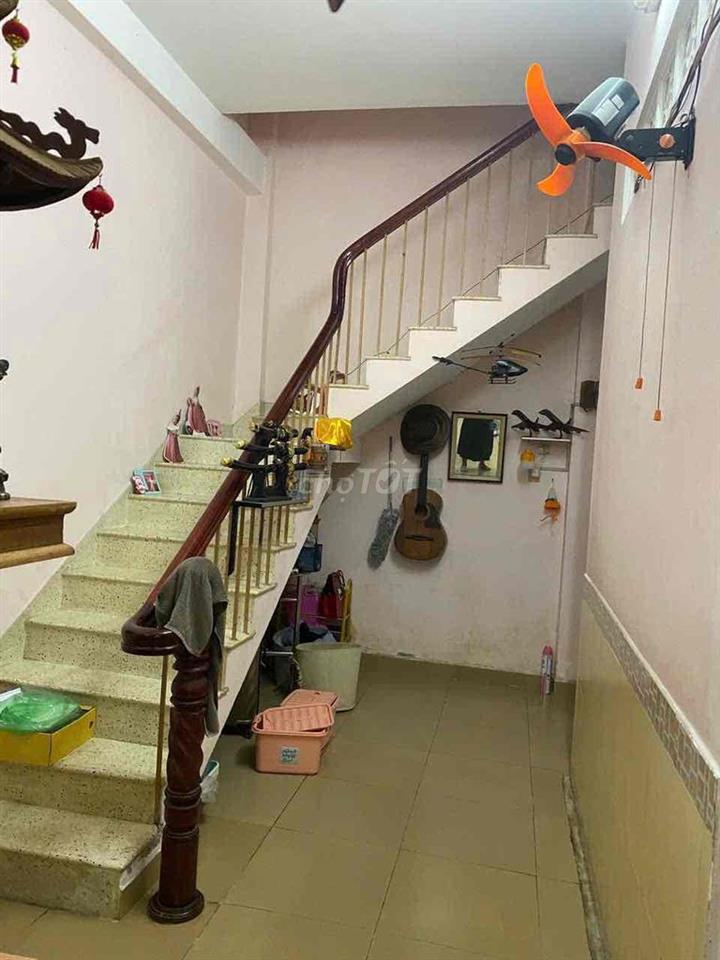 CHO THUÊ HOẶC BÁN NHÀ NGUYÊN CĂN GẦN SÂN BAY – ĐẦU ĐƯỜNG PHẠM VĂN ĐỒNG