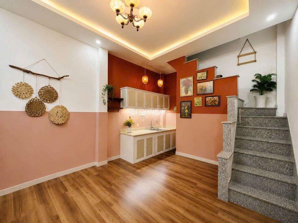 Gửi HH dv dẫn dùm Nhà Trần Thị Hè q12 dt 6x4m 1 lầu