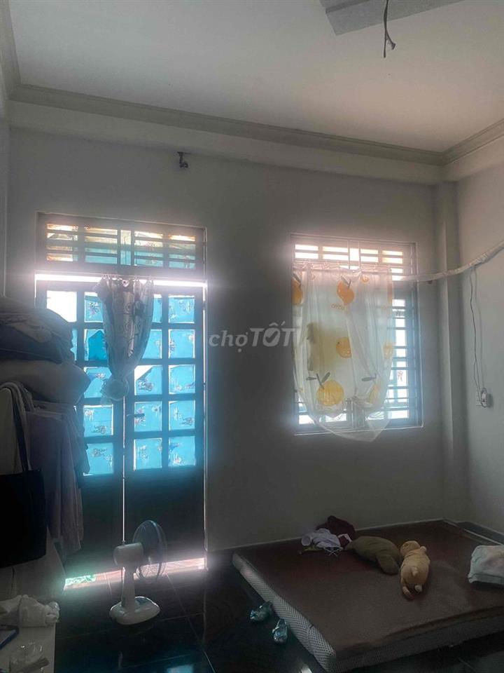 cần pasa gấp phòng có ban công siêu thoáng mát