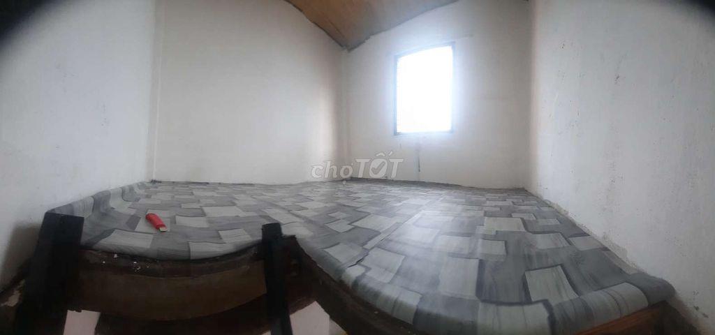 256/1 Dương Quảng Hàm Cách DH công nghiệp 1km, dh văn lang 1.8km.