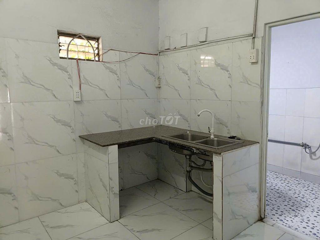 mặt tiền đường song hành, Thị trấn Hóc Môn, 4 x 21, 84m2