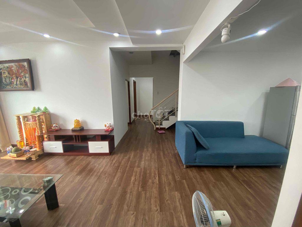 Cho  sinh viên,NVVP  nữ thuê phòng trong Chubg cư CC HAGL 3