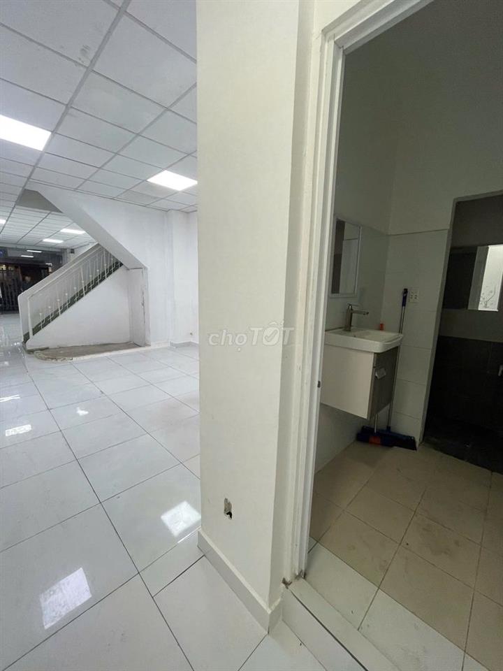 CHO THUÊ NHÀ MẶT TIỀN 98E PHAN ĐĂNG LƯU, PHÚ NHUẬN – GIÁ 40 TRIỆU
