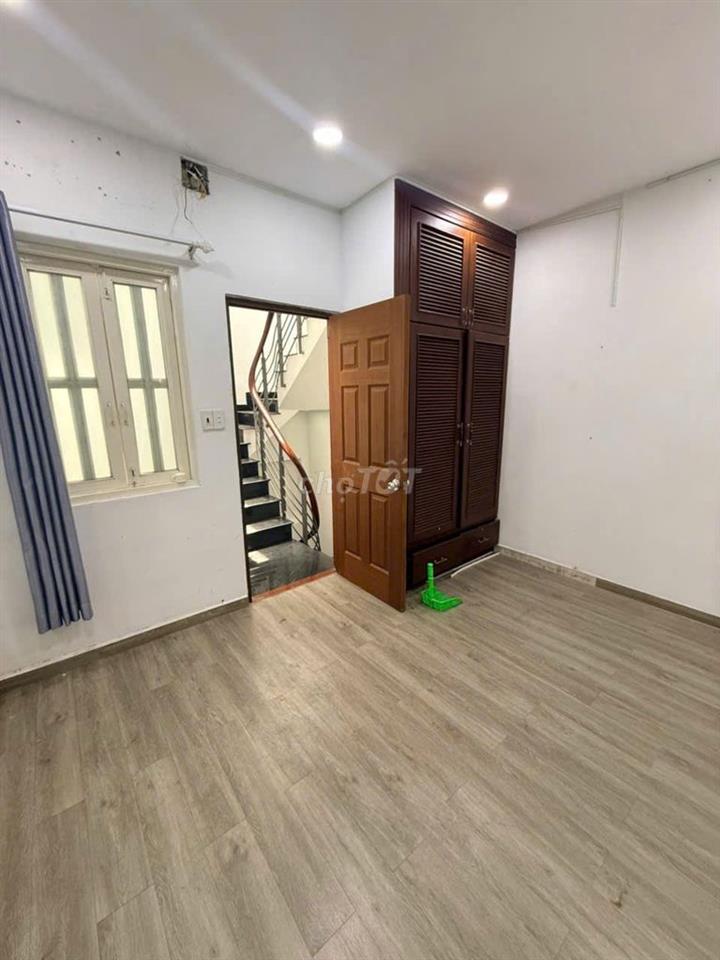 CHO THUÊ NHÀ 2 HOA THỊ, PHƯỜNG 7, PHÚ NHUẬN – 5 PHÒNG, GIÁ 25 TRIỆU