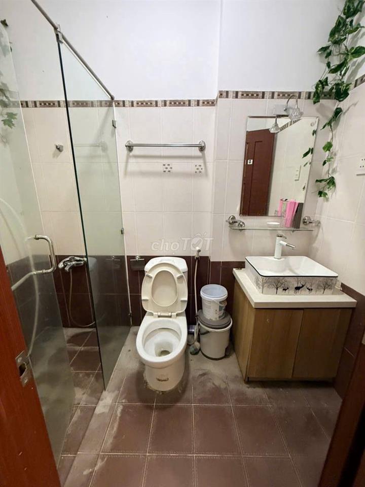 CHO THUÊ NHÀ 2 HOA THỊ, PHƯỜNG 7, PHÚ NHUẬN – 5 PHÒNG, GIÁ 25 TRIỆU