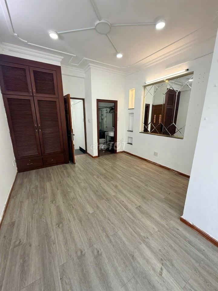 CHO THUÊ NHÀ 2 HOA THỊ, PHƯỜNG 7, PHÚ NHUẬN – 5 PHÒNG, GIÁ 25 TRIỆU