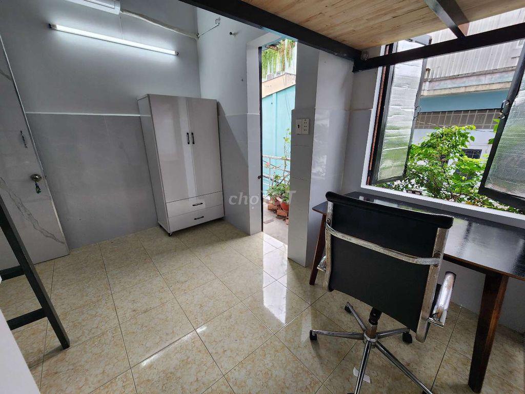 Chính chủ cho thuê phòng bancong, nhà mới.