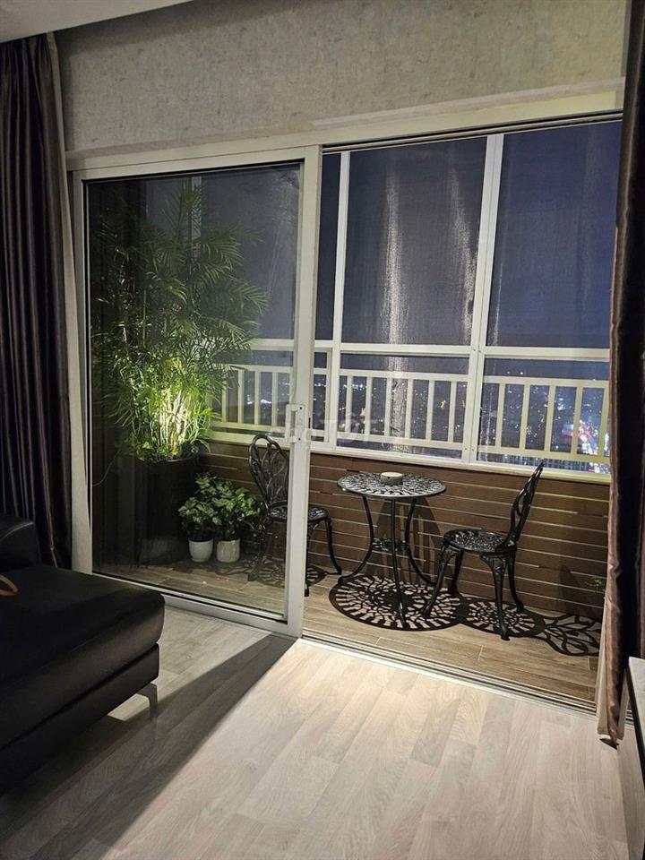 Cho thuê căn hộ 3PN, 2WC, 140m2 tại Lữ Gia Plaza, 15 triệu VND