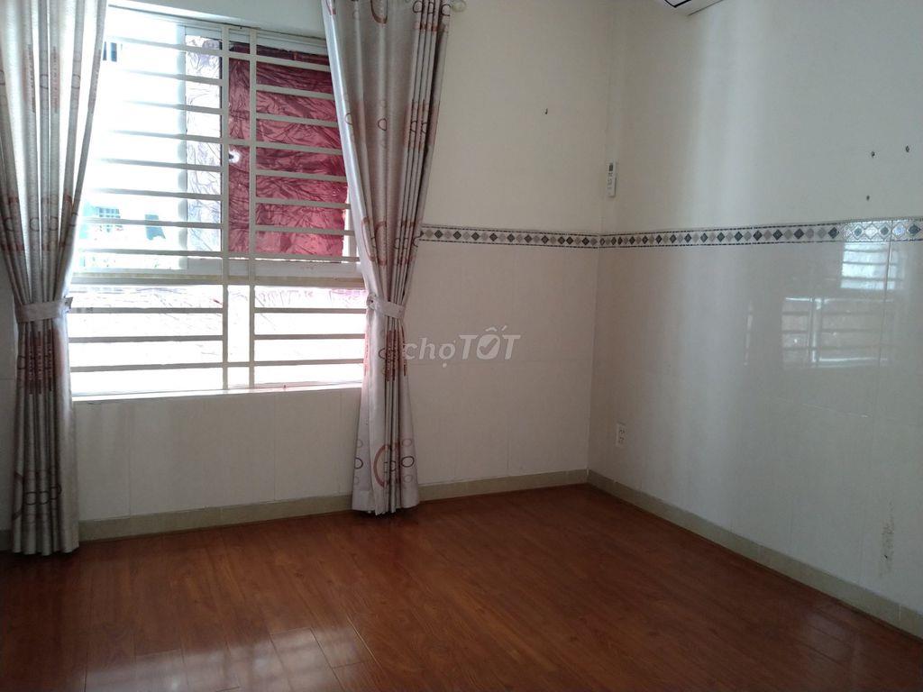 Bán căn hộ chung cư Ngô Gia Tự,  Quận 10,  55m2, 2pn, 3.05 tỷ, có sổ