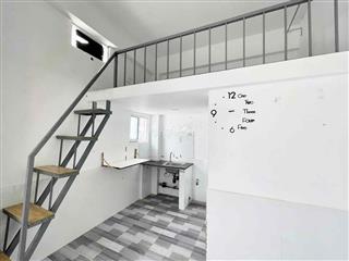 Phòng Gác Cao Đứng Được Thoáng Mát Ngay Kế Đầm Sen