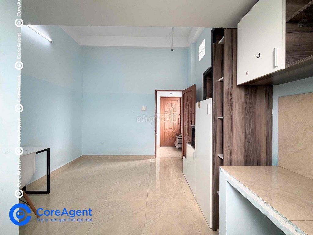 Phòng Ban Công Riêng Giá Rẻ Ngay ĐH Văn Hiến - Lê Đại Hành