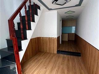 NHÀ NẰM GẦN TUYẾN ĐƯỜNG CHÍNH NỐI VÀO Q1 HƠN 800 Tr SỔ HỒNG CẦM TAY