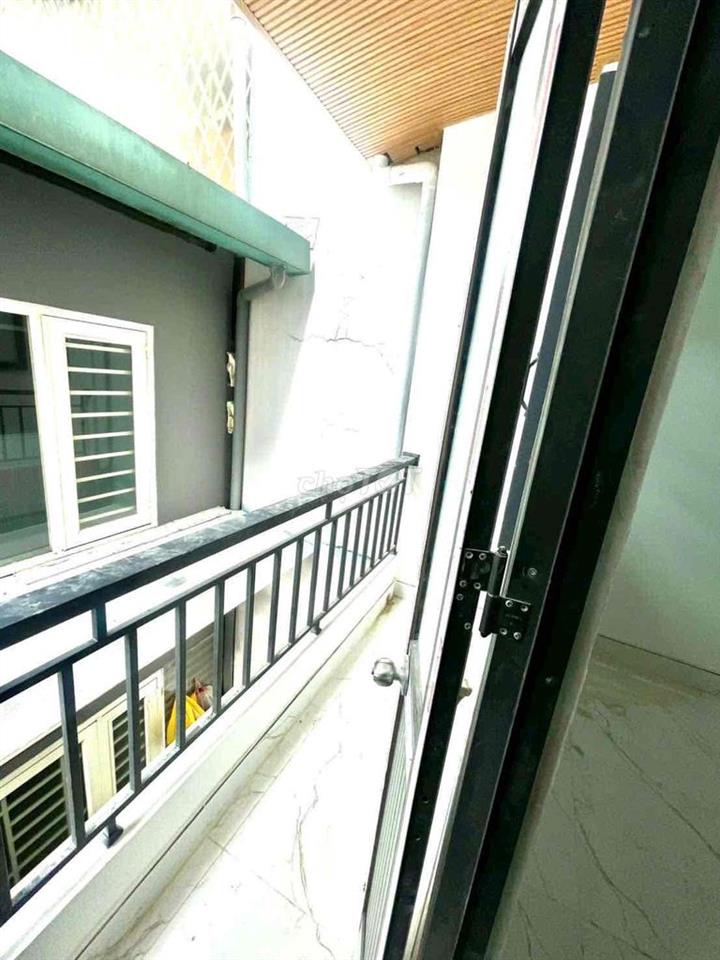 NHÀ BÁN TÔ KÝ ĐÚC 2 PHÒNG NGỦ CÓ BAN CÔNG KDC YÊN TĨNH