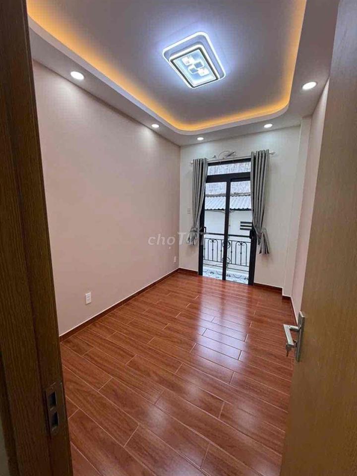 Tôi bán nhà ở q12 mới 100% cách đường oto 1 căn nhà kdc hiện hữu