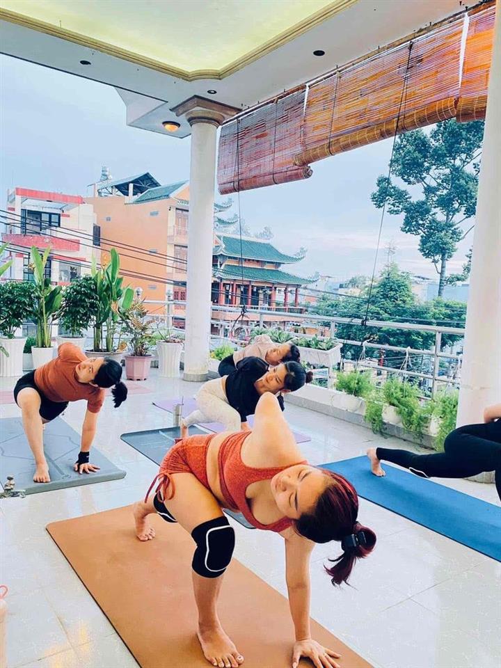 Nhượng mặt bằng Yoga bao cơ sở vật chất ( có sẵn)