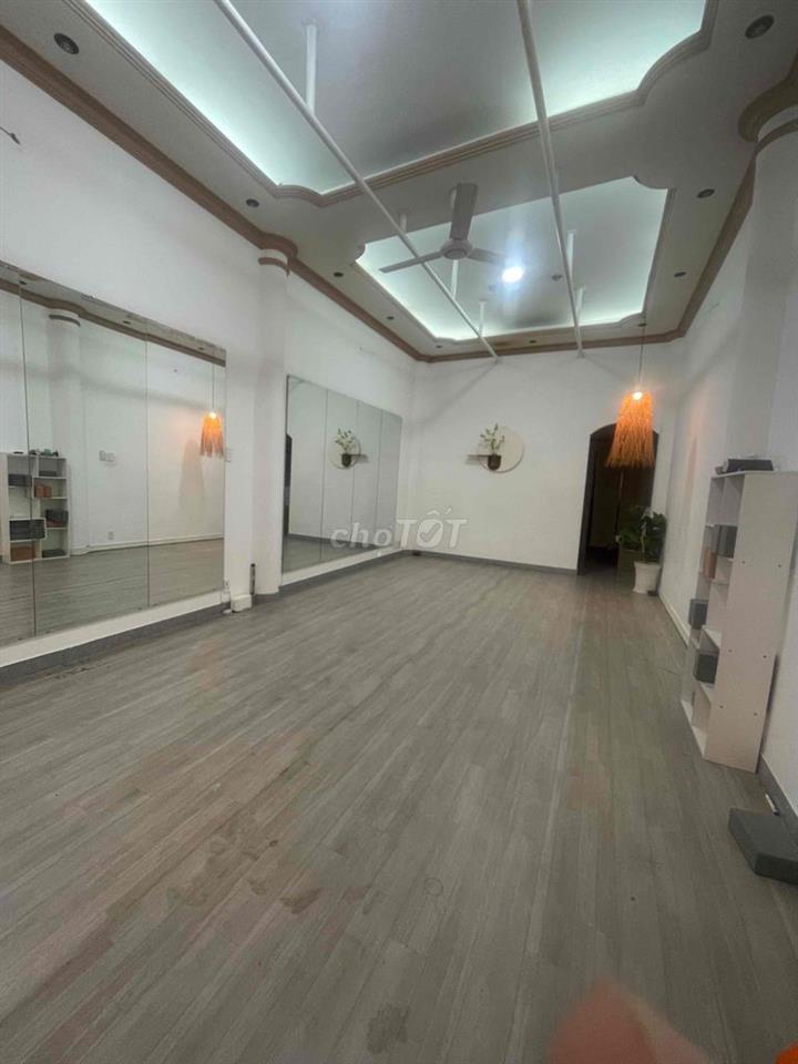 Nhượng mặt bằng Yoga bao cơ sở vật chất ( có sẵn)