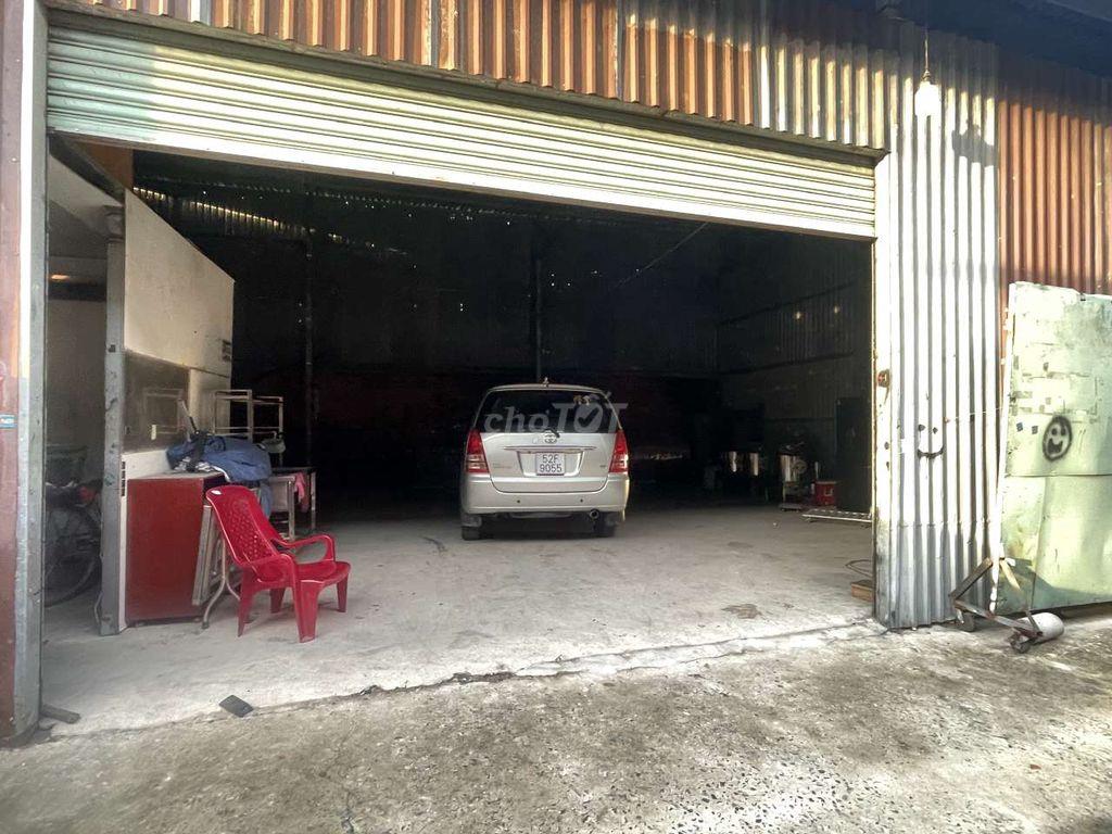 cho thuê 2 kho và 2000m2 đất trống làm xưởng hoặc bãi đậu xe