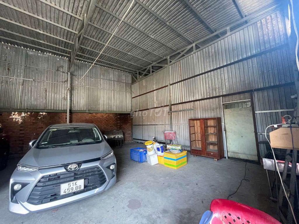 cho thuê 2 kho và 2000m2 đất trống làm xưởng hoặc bãi đậu xe