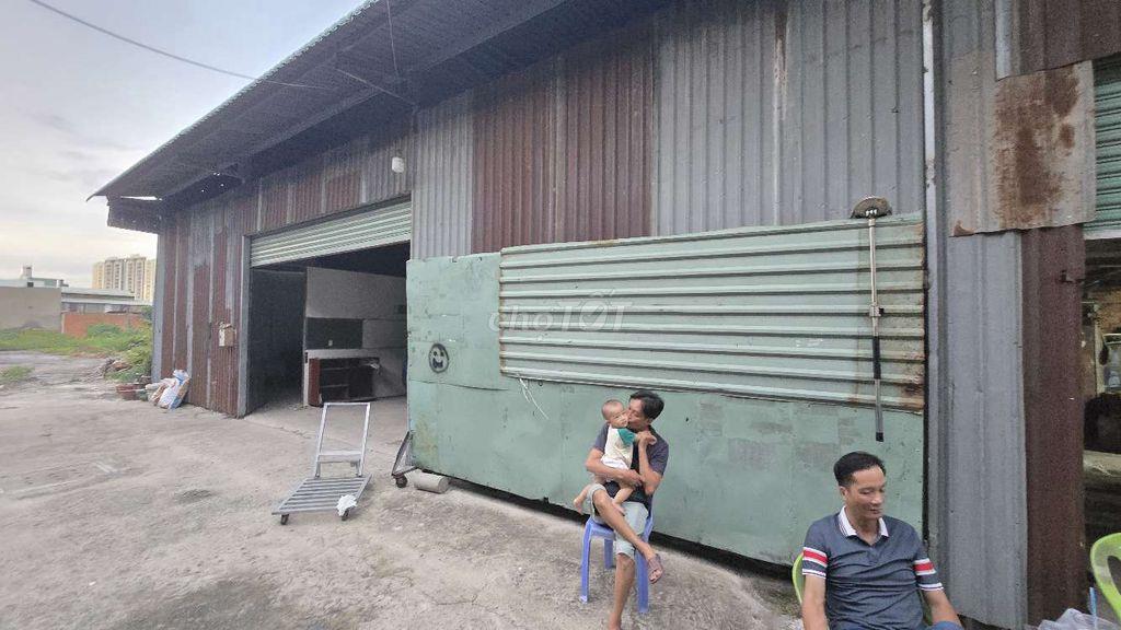 cho thuê 2 kho và 2000m2 đất trống làm xưởng hoặc bãi đậu xe