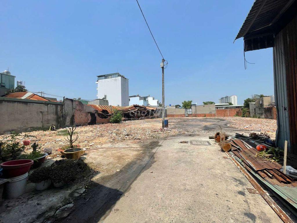 cho thuê 2 kho và 2000m2 đất trống làm xưởng hoặc bãi đậu xe