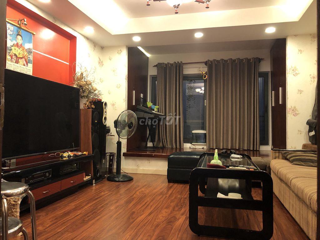 nhà to đẹp chỉ có 3 phòng rất riêng tư