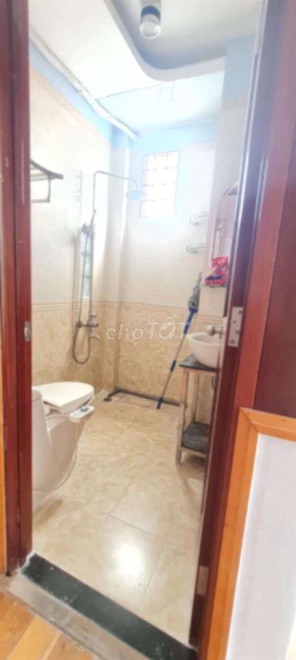 Phòng trọ có gác có ban công thoáng mát