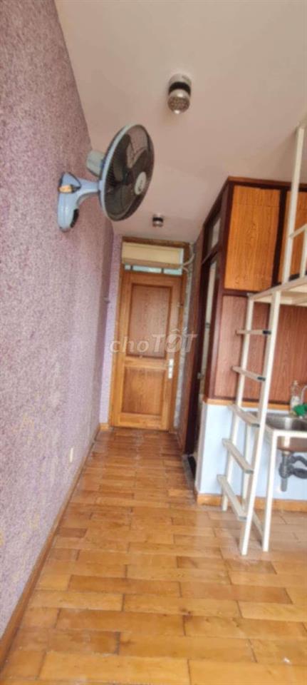 Phòng trọ có gác có ban công thoáng mát