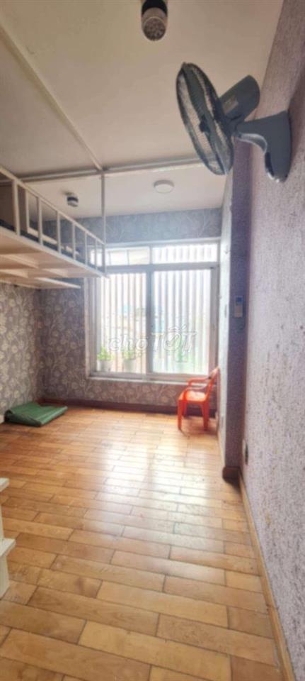 Phòng trọ có gác có ban công thoáng mát