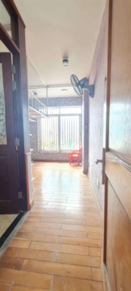 Phòng trọ có gác có cửa sổ siêu xinh siêu tiện ích, ngay mặt tiền,