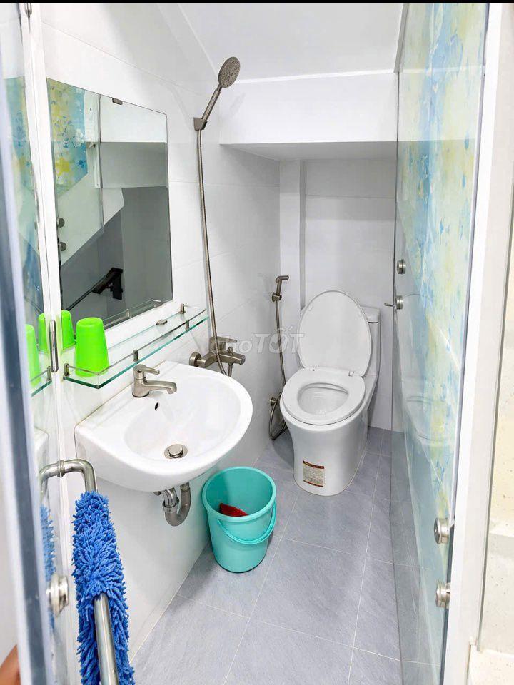 Cho thuê phòng có máy lạnh, giờ giâc từ do
