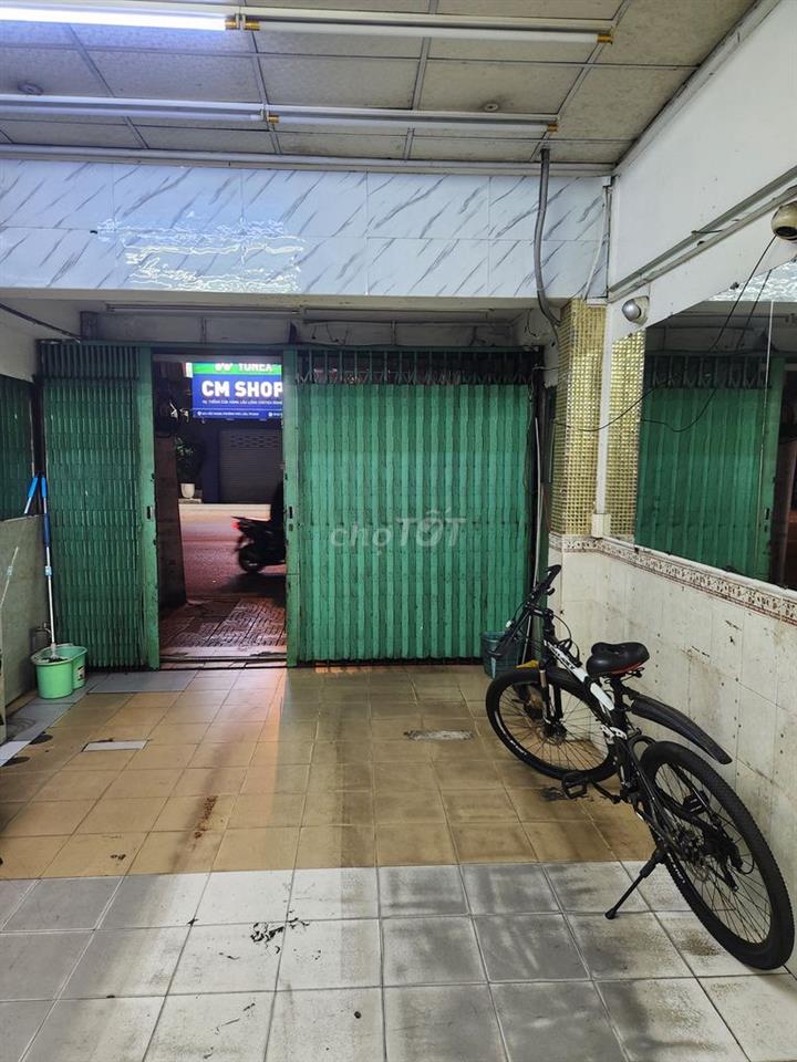 Nhà mặt tiền