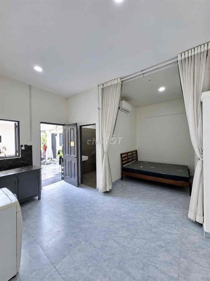 Căn Phòng sân vườn