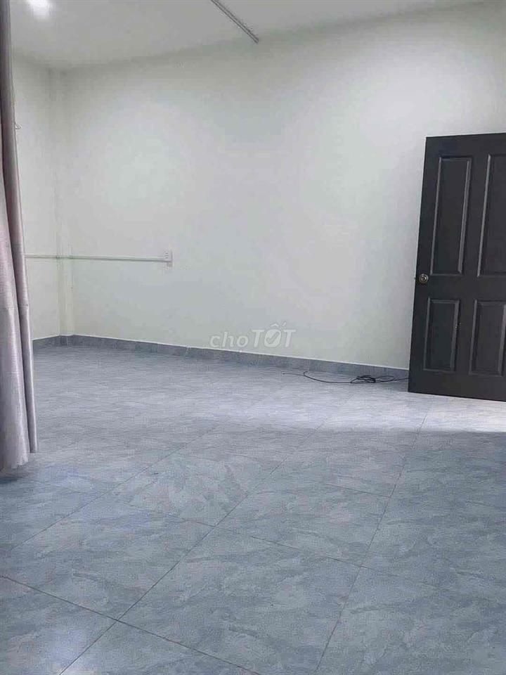 Căn Phòng sân vườn