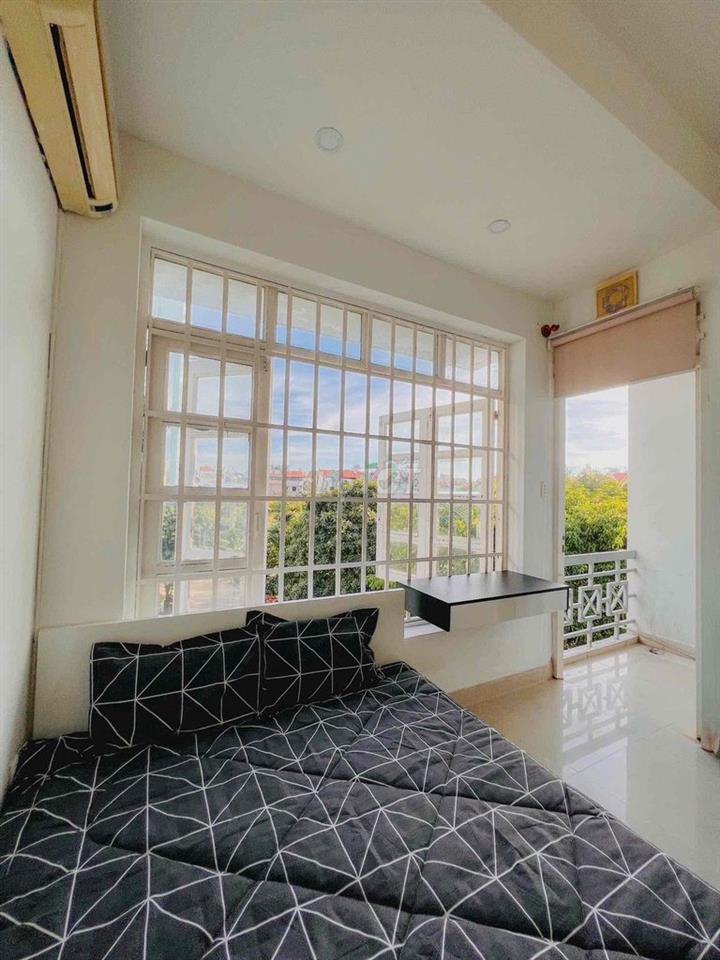 căn hộ dịch vụ - ban công