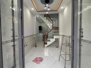 nhà bán ra đường lớn vài bước chân hẻm trc nhà 3m