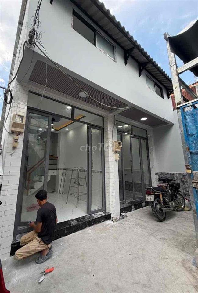 Nhà Bán Sân riêng nở hậu , vài bước ra đường lớn