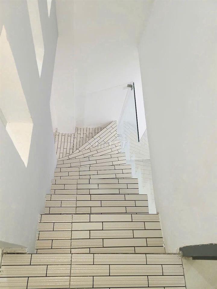 Cho thuê nhà mới nguyên căn