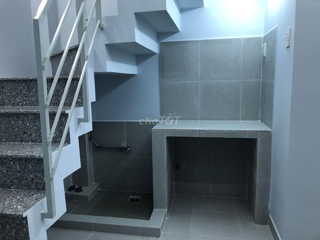 Nhà nhỏ nguyên căn cho thuê gần cầu chữ Y