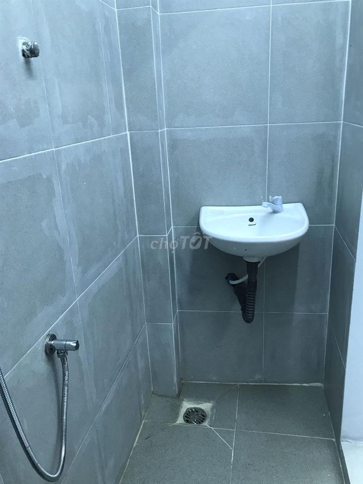 Nhà nhỏ nguyên căn cho thuê gần cầu chữ Y