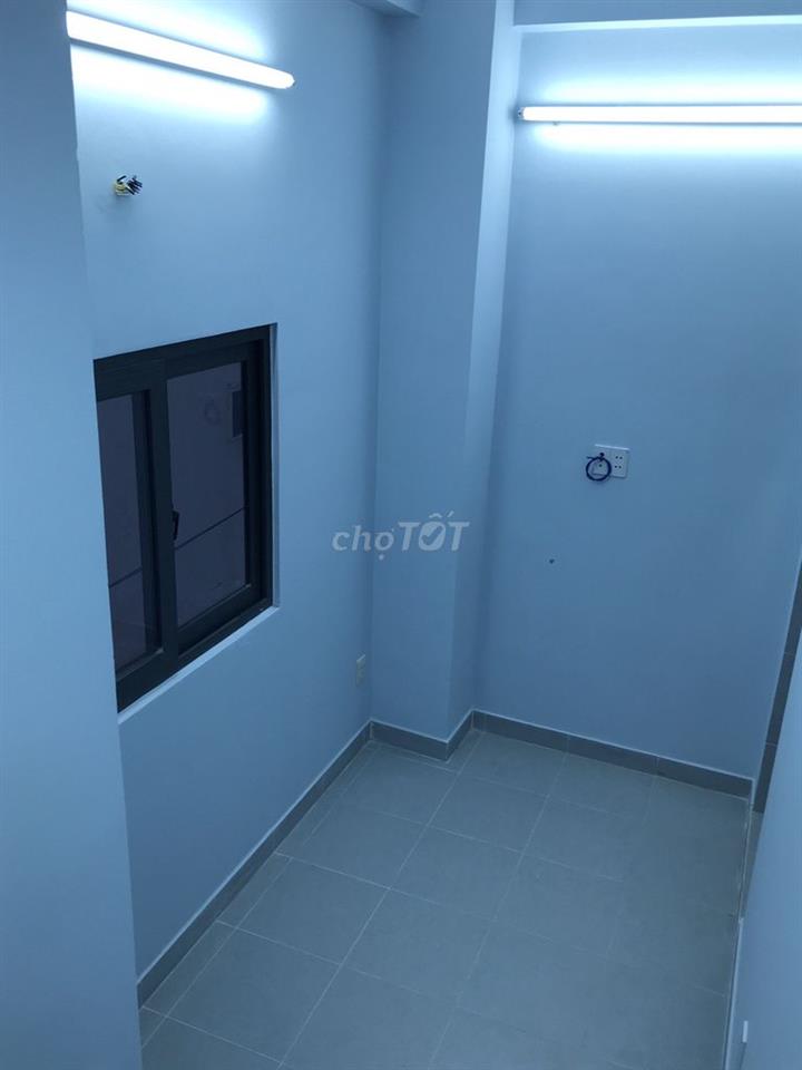 Nhà nhỏ nguyên căn cho thuê gần cầu chữ Y