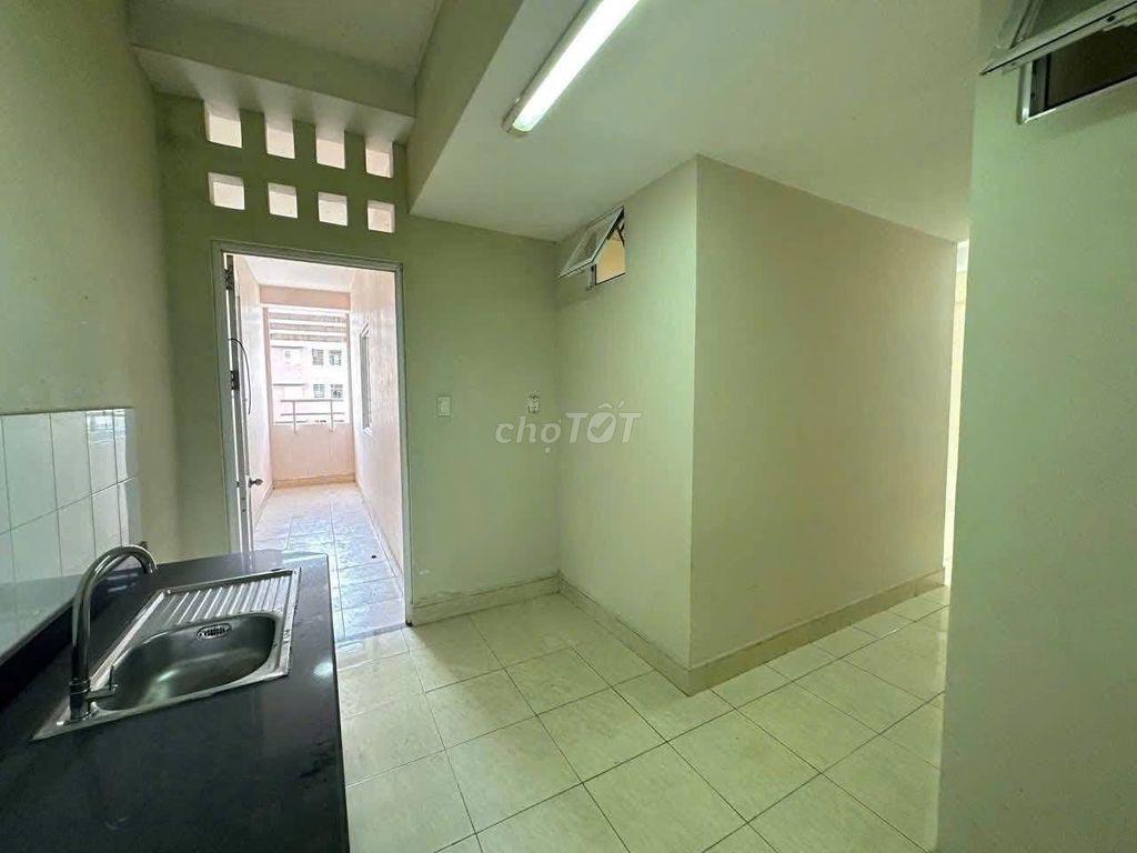 Cho thuê  C/c Bàu Cát 2,khu A, 3p ngủ, 2wc, tầng cao, 11tr/tháng