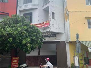 tien sinh ra tien